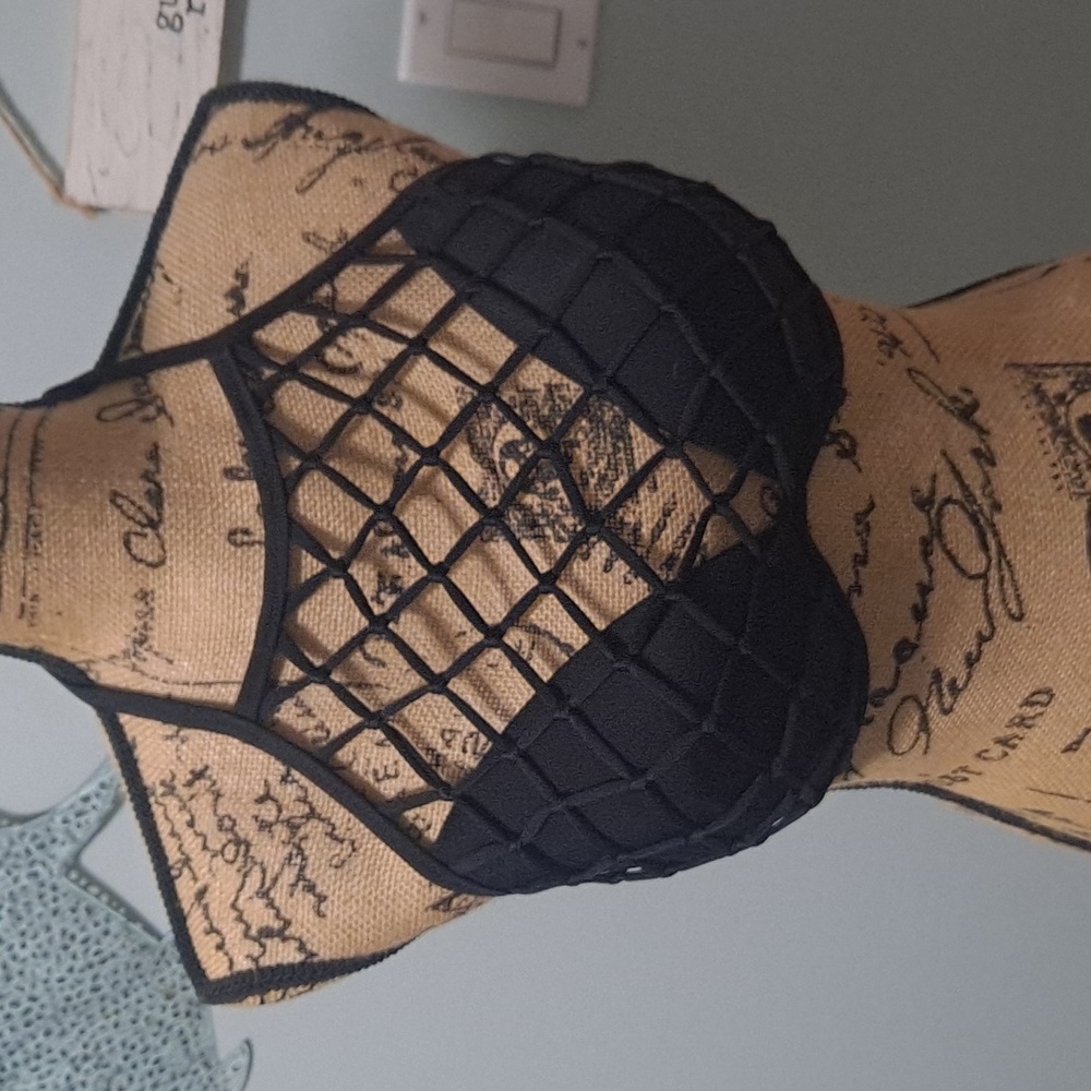 Black bikini top